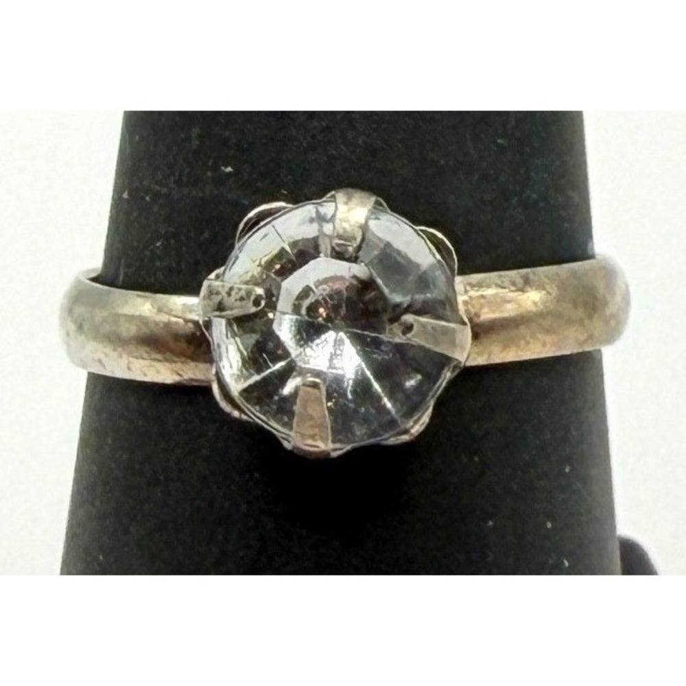 Pale Blue Solitaire Ring Size 8 Silver‎ Tone Minimalist Classic
